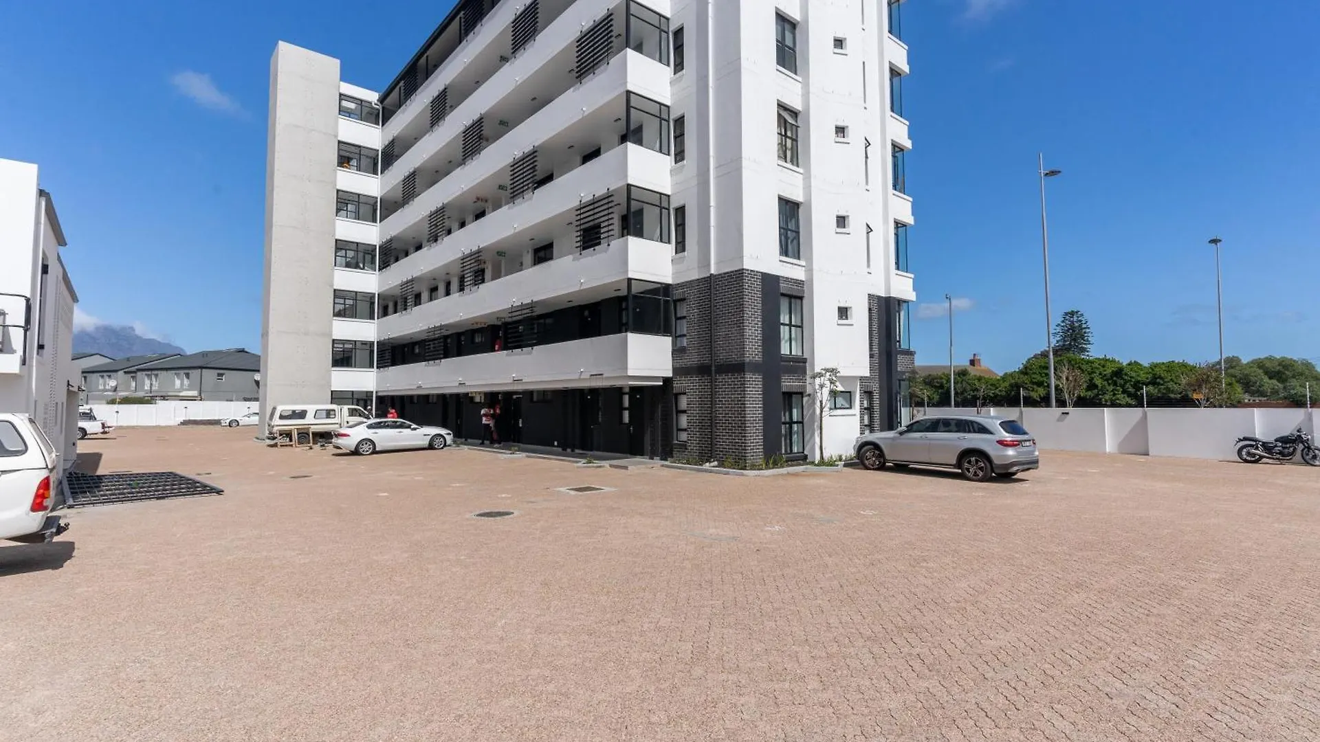 Burmeister 401 - 2 Bedroom Apartment Across From Ocean - Onsite Parking Le Cap
